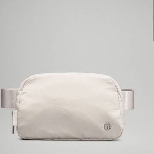 NWT Lululemon Everywhere White Opal Belt Bag